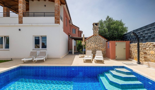 Villa with gym, private pool, BBQ