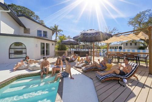 Villa with Gym Sauna Pool Hot Tub Mini Golf Fire pit