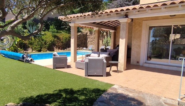 VILLA WITH HEATED POOL, SEA VIEW AND WOODED GARDEN