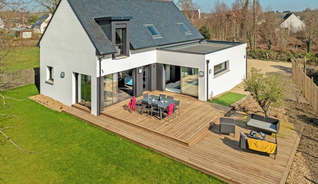 Villa with heated indoor pool, south brittany, fouesnant les glénan