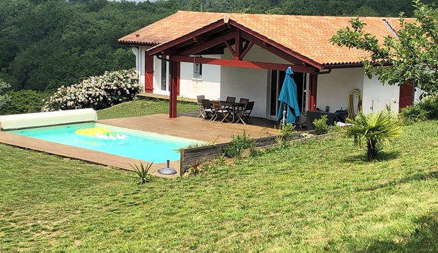 Villa with heated pool 15 minutes from Biarritz and Bayonne