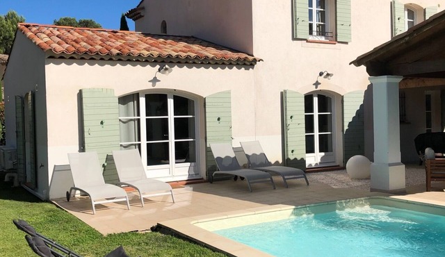 Villa with heated pool in the heart of the Pont Royal Golf Club