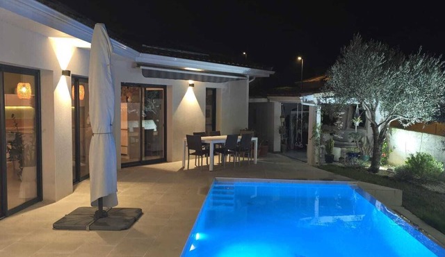 Villa with heated pool, 8 per, 4 bdrms