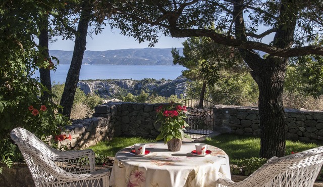 Villa with heated pool! Enjoy in beautiful sight to the sea, mountains and river