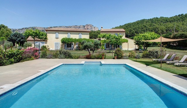 Villa with heated pool and private Jacuzzi in the heart of Luberon - Provence