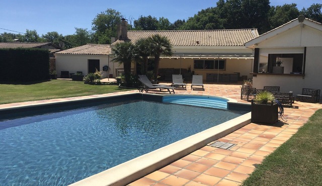 VILLA WITH HEATED POOL