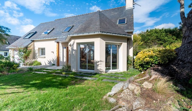 Villa with heated pool & garden - 5 min from the sea, by Groom