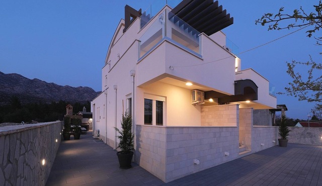 Villa with Heated Pool