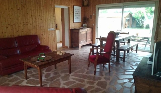 Villa with heated pool near the lake