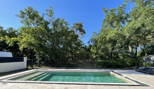 Villa with indoor pool between Bordeaux and the Arcachon Basin