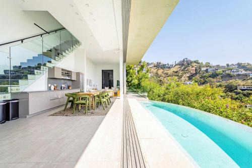 Villa with Infinity Pool WestHollywood Hills