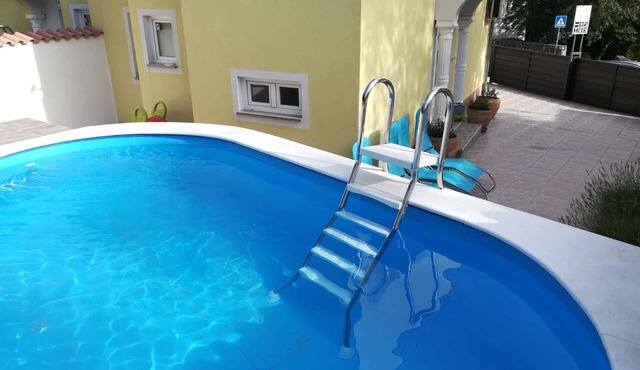 Villa with internet access and pool