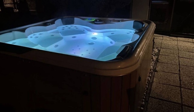 Villa with JACCUZI in La Roche sur Yon 8 people