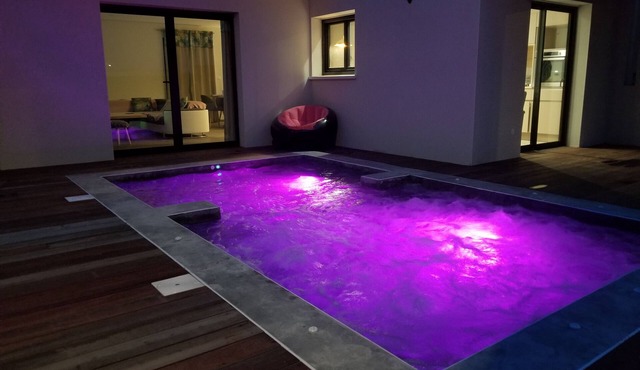 VILLA WITH JET POOL - SEA - PARKING