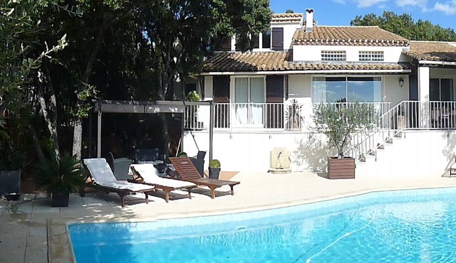 Villa with large private pool, by golf course, views of village, Languedoc area.