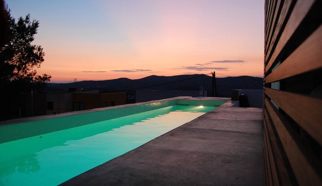 Villa with modern design/views, free WIFI, Priv. Pool, barbecue, air conditioning in 2 DBL rooms