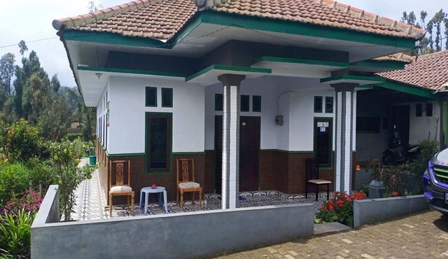 Villa with Mount Bromo Direct Access and Sunrise View