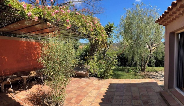 Villa, with no vis-à-vis, at walking distance to the sea, restaurants and shops