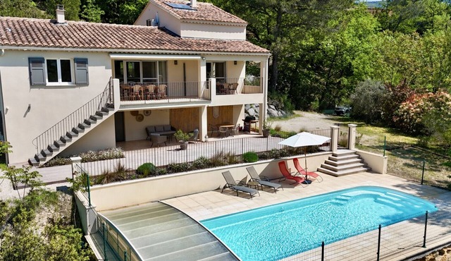 Villa with pool & large shaded terrace - Provence, absolute calm!