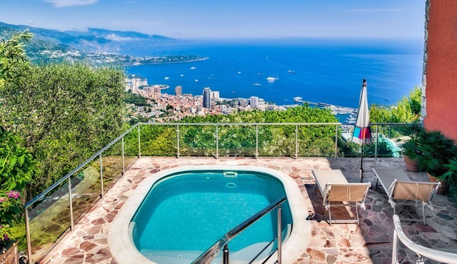 VILLA WITH PANORAMIC VIEW OF MONACO AND ITALY FOR 4 PEOPLE