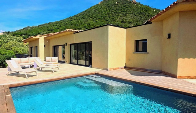 Villa with pool, sea view, Corse-du-Sud