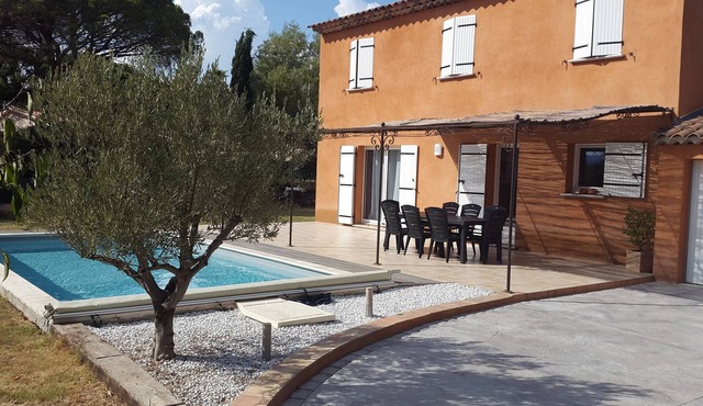 VILLA WITH POOL 130 M2