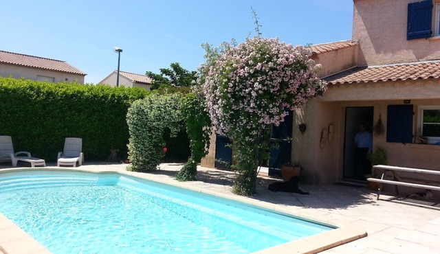 Villa with pool 15 minutes from the beach
