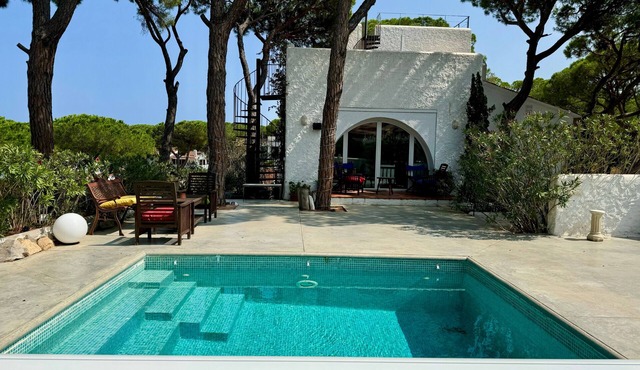 Villa with Pool 800 Meters from Playa de Pals