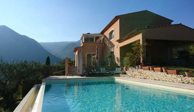 Villa with pool and breathtaking view