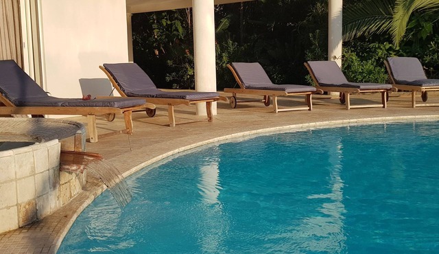 Villa with pool and jacuzzi sea view 5 minutes from the beach