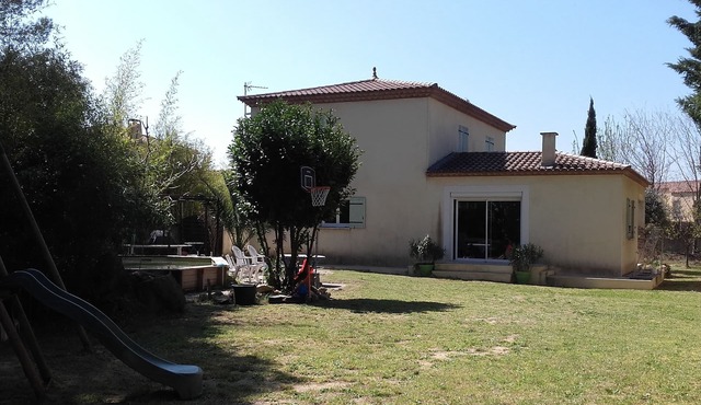 Villa with pool and garden near Montpellier