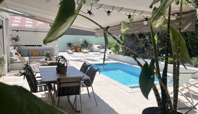 Villa with pool and garden close to town center!