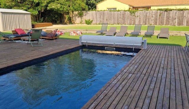 Villa with pool and jacuzzi close to the center