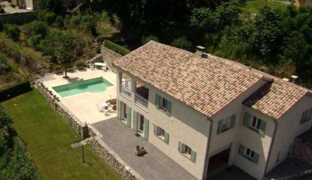 Villa with pool and stunning views, 14 people, pets welcome