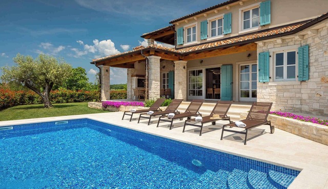 Villa with pool and well-tended garden