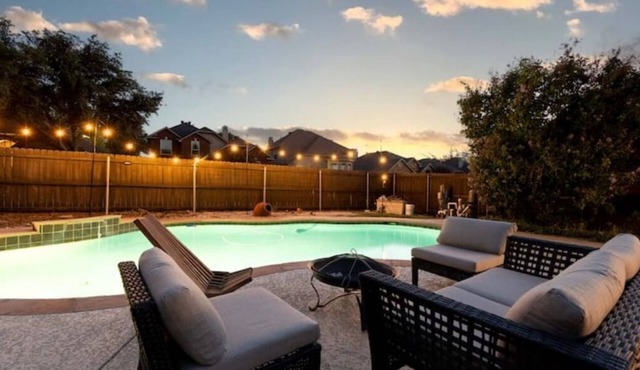 Villa with Pool, BBQ and More