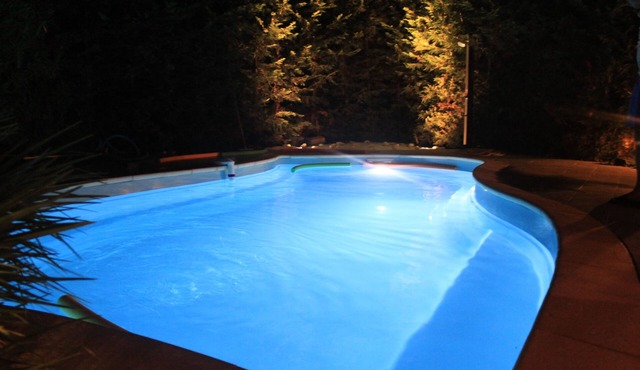 Villa with pool between sea and mountains