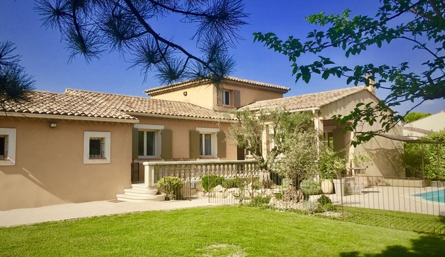 villa with pool between avignon and st rémy de provence garden with trees