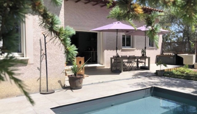 Villa with pool, billiards and table soccer
