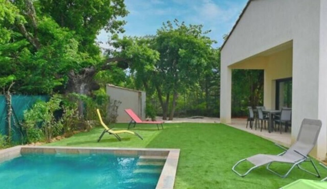 Villa with pool for 6 people in Blauzac-