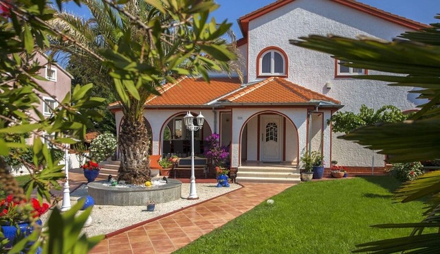 Villa with pool for 10 persons near Poreč