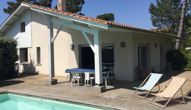 Villa with Pool, sleeps 9 located at Canon, between the pond and the ocean