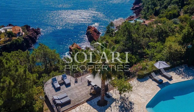 Villa with pool in Theoule - 8 guests