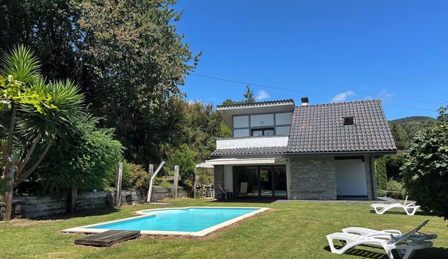 VILLA WITH POOL IN A BASQUE VILLAGE BETWEEN BILBAO AND THE URDAIBAI BEACHES