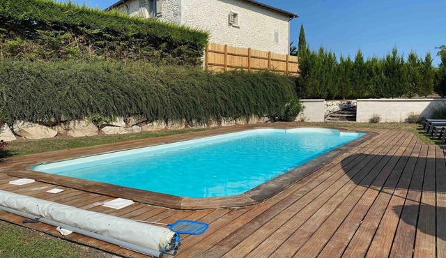Villa with Pool in Dordogne Countryside