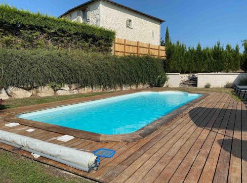 Villa with Pool in Dordogne Countryside