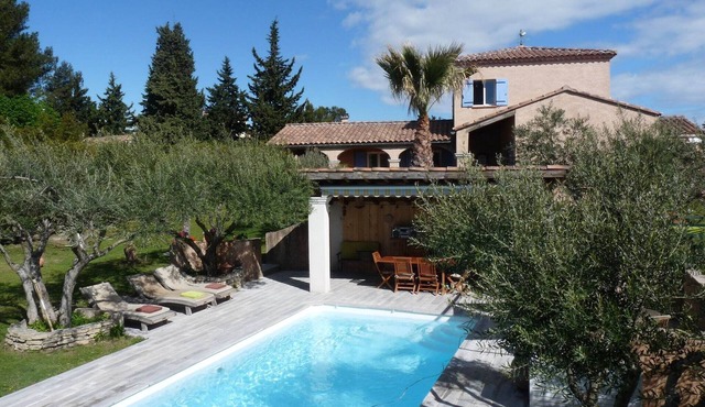 Villa with Pool in Roquemaure