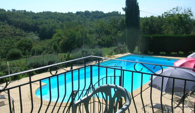 Villa with pool in the countryside