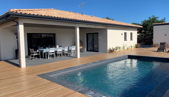 Villa with pool near beach Montalivet and Vensac