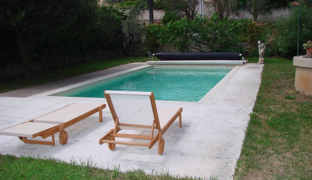 Villa with pool near town center, Luberon